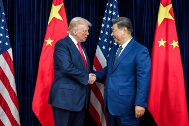 Президент США Дональд Трамп и лидер КНР Си Цзиньпин Пресс-служба Белого дома