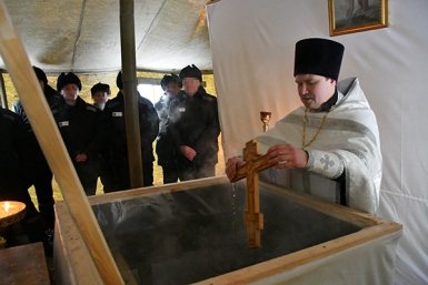 Крещение в амурских колониях: освящение, купели и храм для осужденных УФСИН России по Амурской области