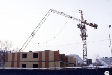 ЧП на стройплощадке: стрела крана обрушилась в Благовещенске