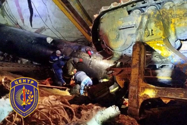 В Приамурье рабочего придавило стальной трубой на трассе