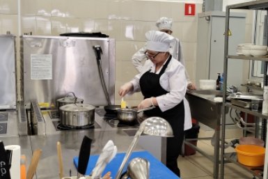 17 школьных поваров сразились за звание лучшего министерство образования и науки Амурской области