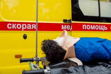 Скорая помощь, пострадавший, медицина Илья Аверьянов, ИА PrimaMedia