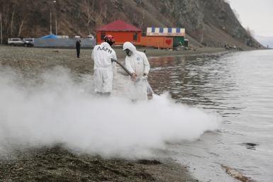 МЧС устраняет последствия разлива нефтепродуктов Елена Поддубная, ИА KamchatkaMedia