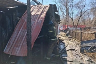 Мать с ребенком чудом спаслись в Белогорске МЧС России по Амурской области