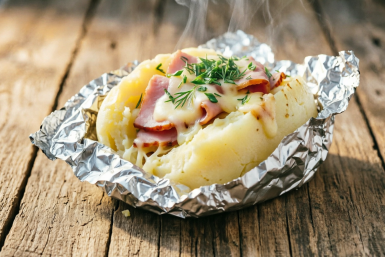 Крошка-картошка с аппетитной начинкой из ветчины, сыра и чеснока: сытно, вкусно, по-домашнему