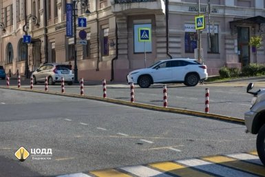 Делиниаторы частично демонтируют на перекрёстке в центре Владивостоке Пресс-служба ЦОДД