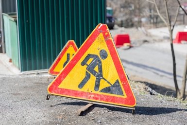 Восстанавливать дороги после зимних аварий на теплосетях начали во Владивостоке Владимир Нестеров, администрация Владивостока