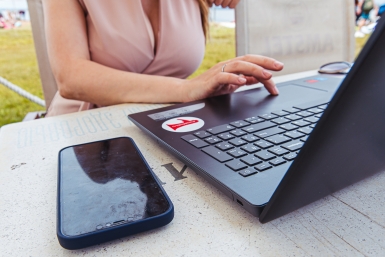 Россиянам хотят разрешить работать из дома между майскими праздниками