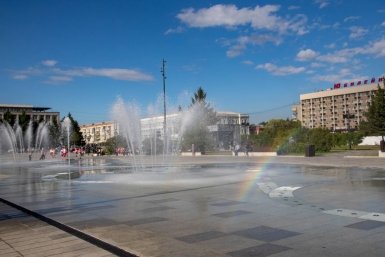 По вечерам фонтан в центре города превращается в светомузыкальное шоу пресс-служба администрации Благовещенска