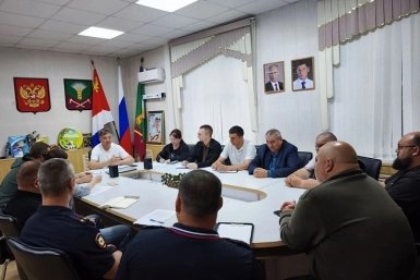 В Хорольском округе организовали переправу после ЧП с фурой Администрация Хорольского округа