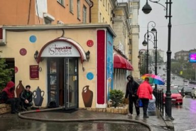 Пожарные МЧС спасли кота из загоревшегося ресторана Istanbul во Владивостоке Пресс-служба ГУ МЧС России по Приморскому краю
