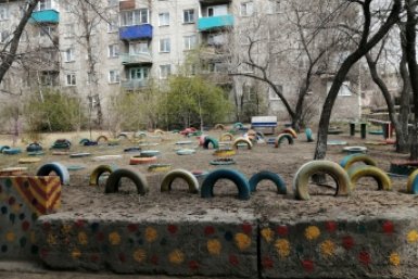 Экологичное решение: Белогорск меняет покрышки на скамейки и вазоны