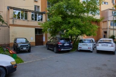 Стоять во дворе с работающим двигателем более пяти минут — нарушение Дмитрий Осипчук, ИА PrimaMedia.ru