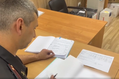 В Приморье возбудили дело против судоремонтников за &quotсерые&quot схемы с НДС Скриншот из видео в ТГ-канале (16+) &quotВоенслед&quot