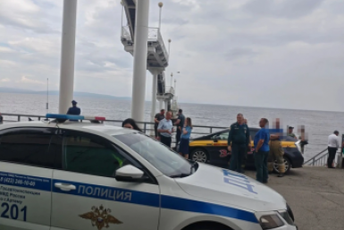 Четыре человека пострадали при обрушении пирса в бухте Муравьиная под Артёмом пресс-служба УМВД России по Приморскому краю