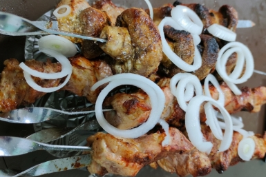 Маринованный лук как в шашлычной – вкусно и быстро: всего 15 минут – и обалденная закуска на столе