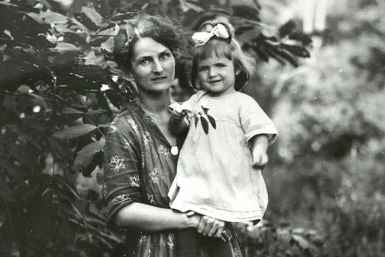 Маргарита и Наташа Арсеньевы, 1922 Взято из открытых источников
