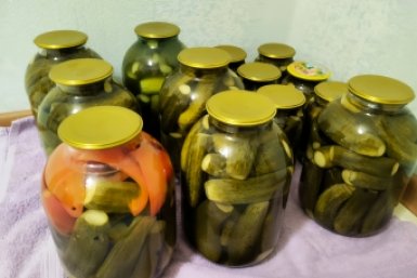 Закручиваю огурчики на зиму за 30 минут — и они тают во рту, съедаются за вечер
