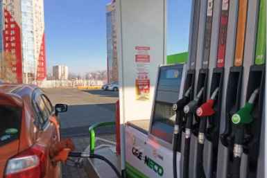 Автомобильное топливо продолжает дорожать в Приморье Петр Максимов