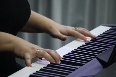 Музыка, музыкант, музыкальные инструменты, искусство, пианино, пианист Александр Шепырев, ИА UssurMedia