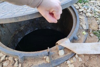 3 литра в выгребную яму – вода ушла, а органика переработалась за 14 дней: лайфхак