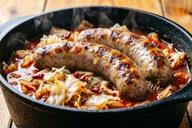 Тушёная капуста с колбасками: идеальный ужин - сытный и ароматный