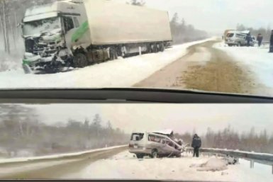 В аварии на трассе "Амур" погибли два человека, семеро ранены