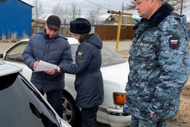 Приставы Ольского района проверили арестованный автопарк УФССП России по Магаданской области