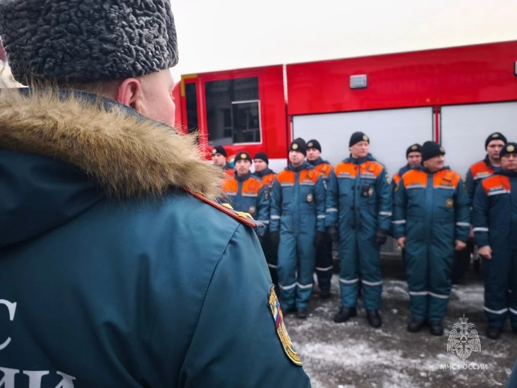 Более 40 человека на 14 единицах техники ищут пропавший в Приамурье вертолет МЧС России по Амурской области