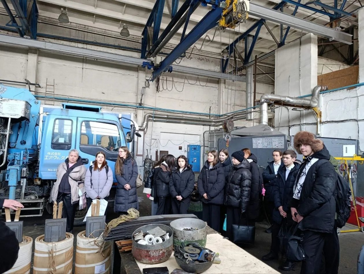 Энергетики ДРСК провели профориентационную экскурсию для школьников Благовещенска ДРСК