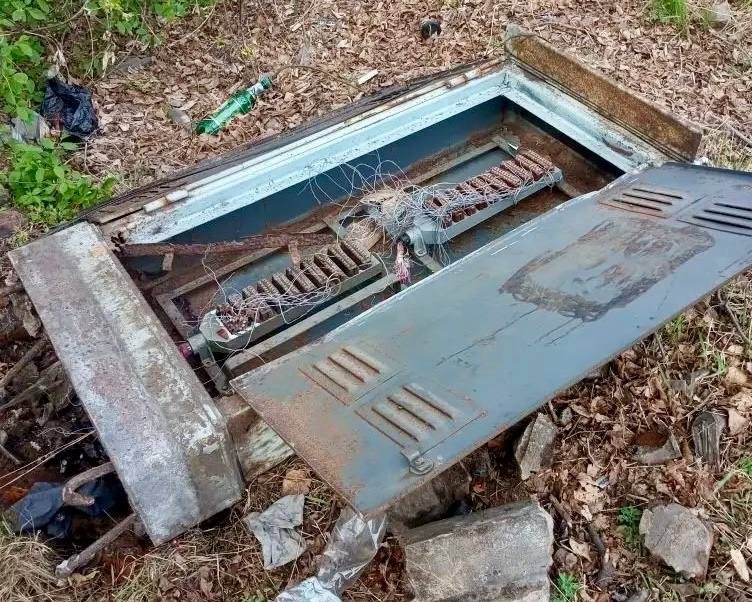 Вандалы повредили шкаф стационарной связи в микрорайоне &quotСосновка&quot пресс-служба главы Белогорска