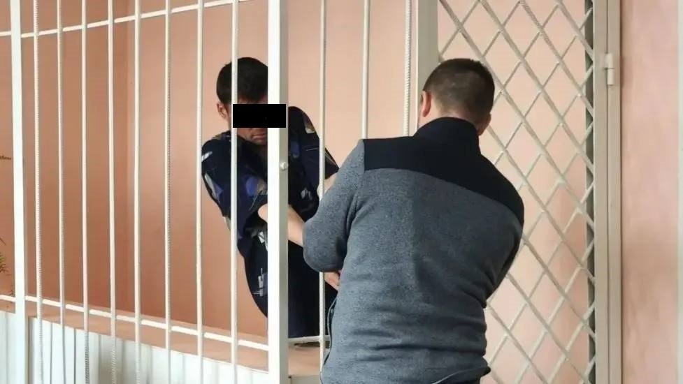 Житель Тындинского округа заключен под стражу за стрельбу в женщину через входную дверь Тындинский районный суд