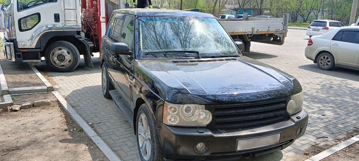 Range Rover забрали у нового владельца - предыдущий хозяин машины погряз в долгах пресс-служба УФССП России по Амурской области