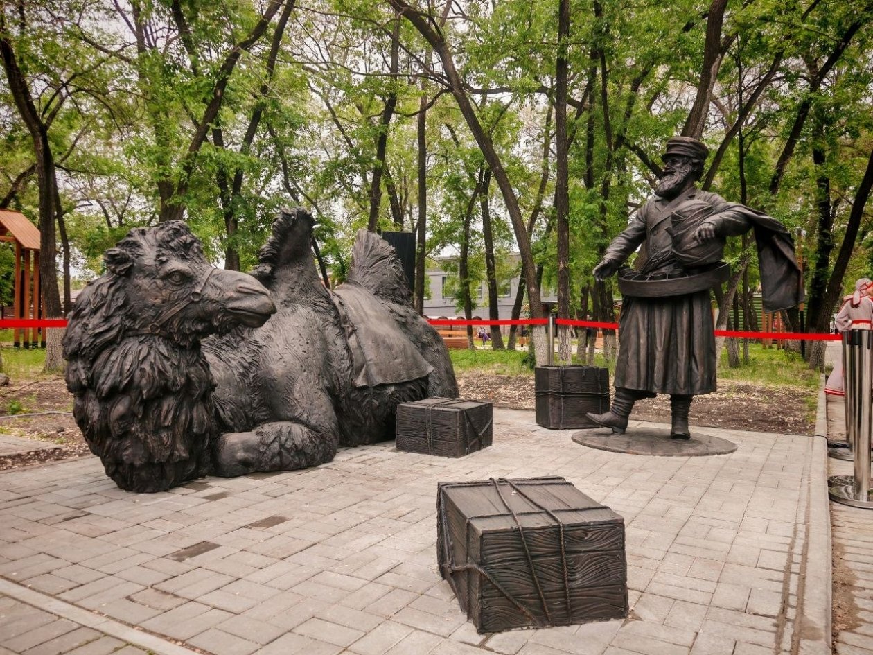 В Благовещенске открыли памятник верблюду Юлия Ожегова, ИАPriamurmedia