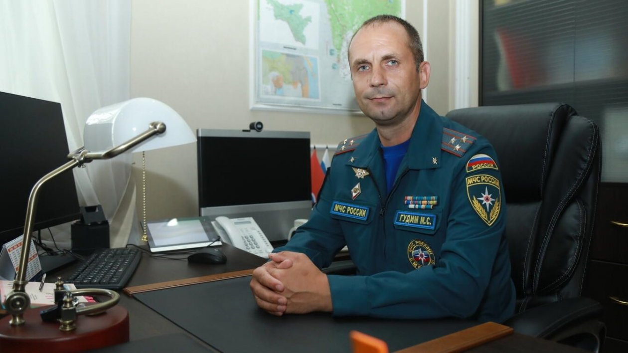 Максим Гудим - коренной амурчанин, награжен ведомственными знаками и медалями МЧС ГУ МЧС России по Амурской области