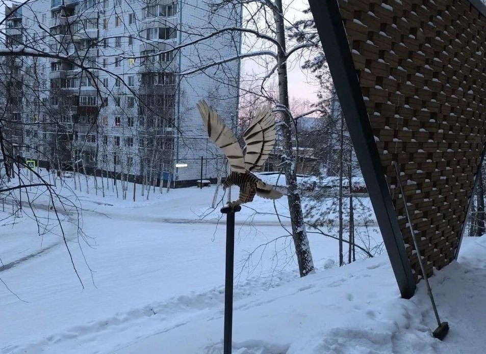 Металлический орел на улице Школьной был местной достопримечательностью пресс-служба администрации Тынды