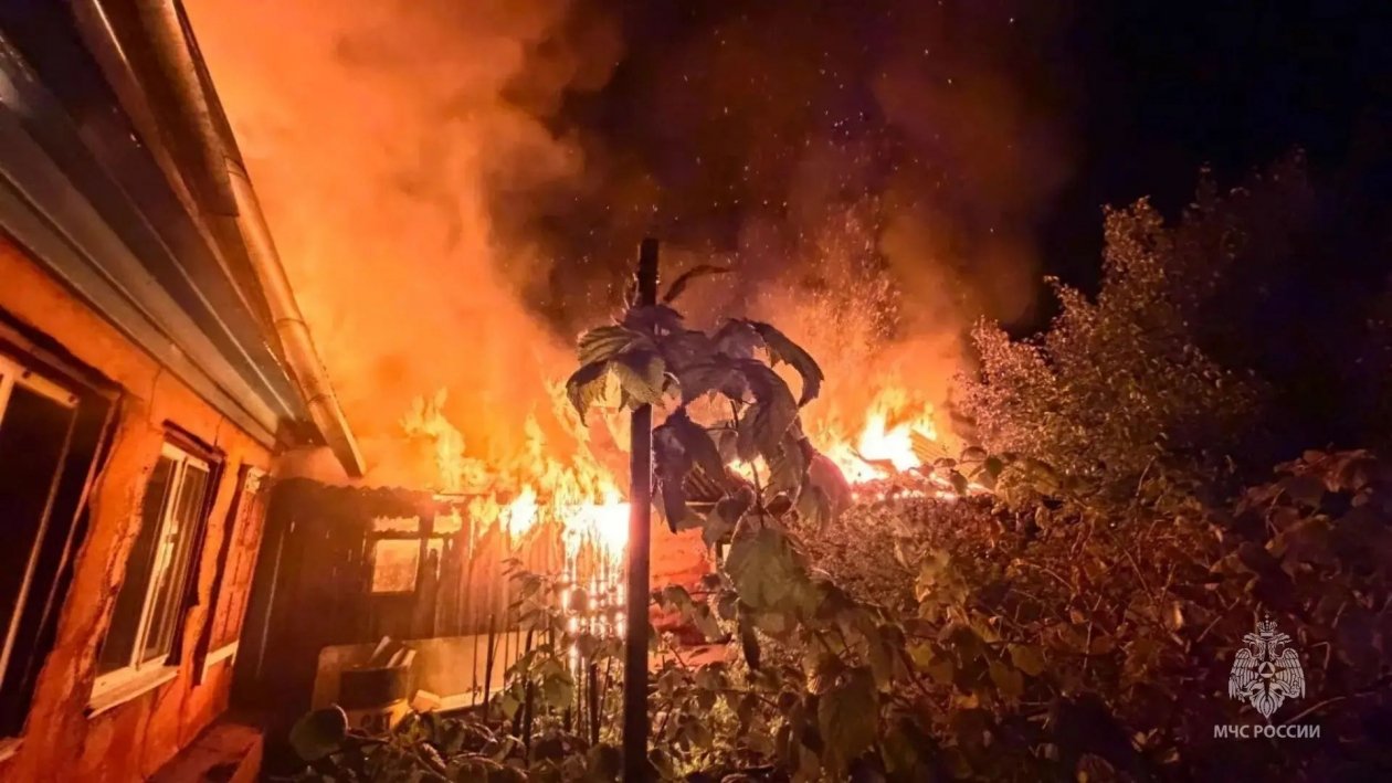 На пожаре в Белогорске погибли два человека