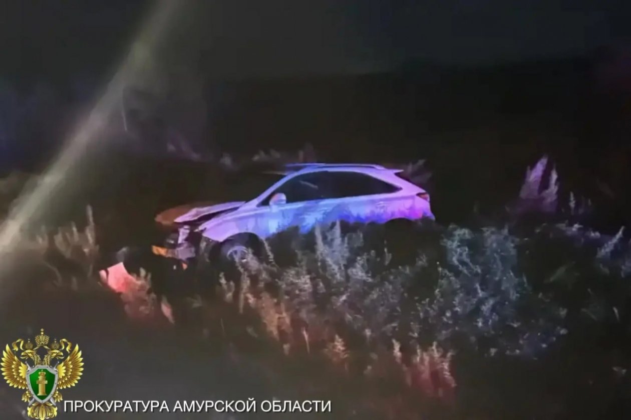 Два человека погибли на месте аварии с тремя автомобилями