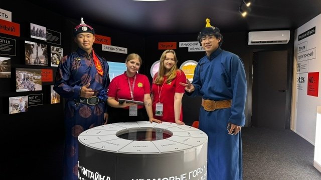 Гости ВЭФ "крутят барабан" и выбирают Приамурье