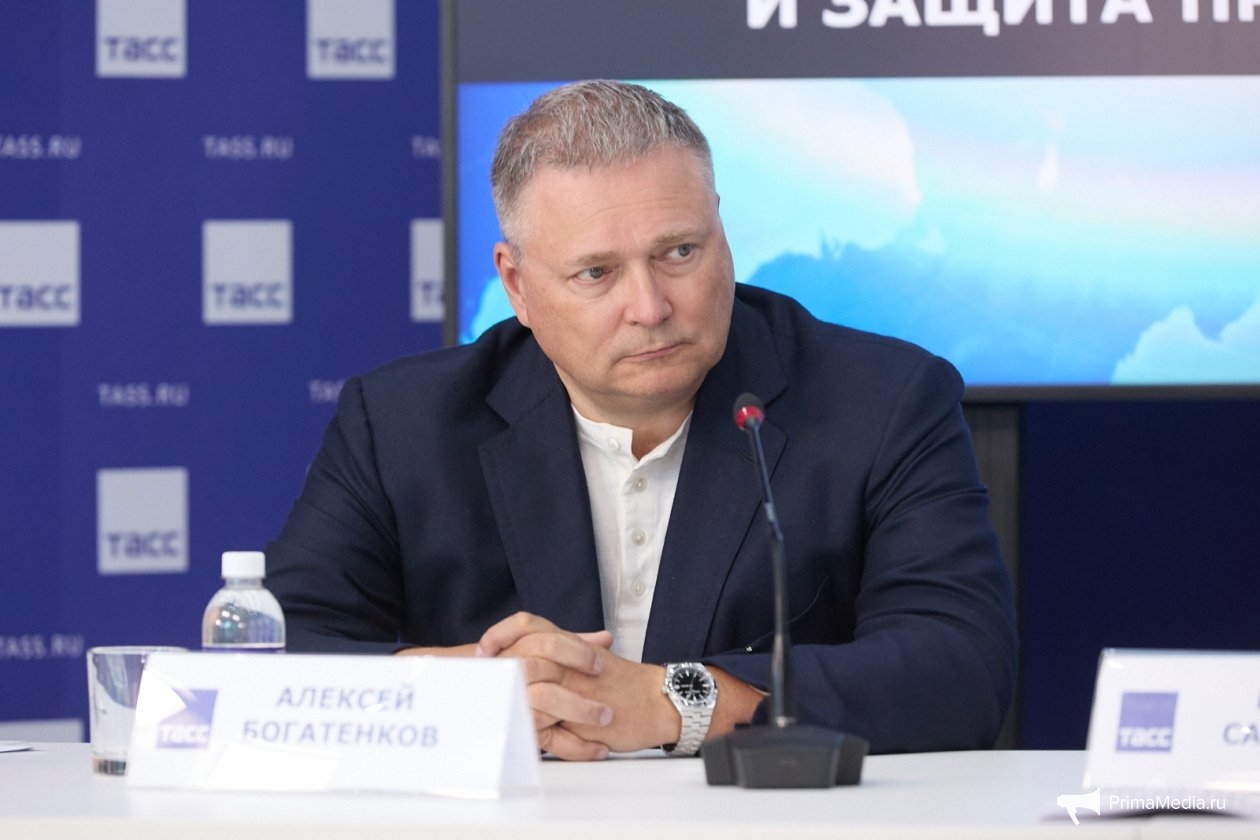 Алексей Богатенков