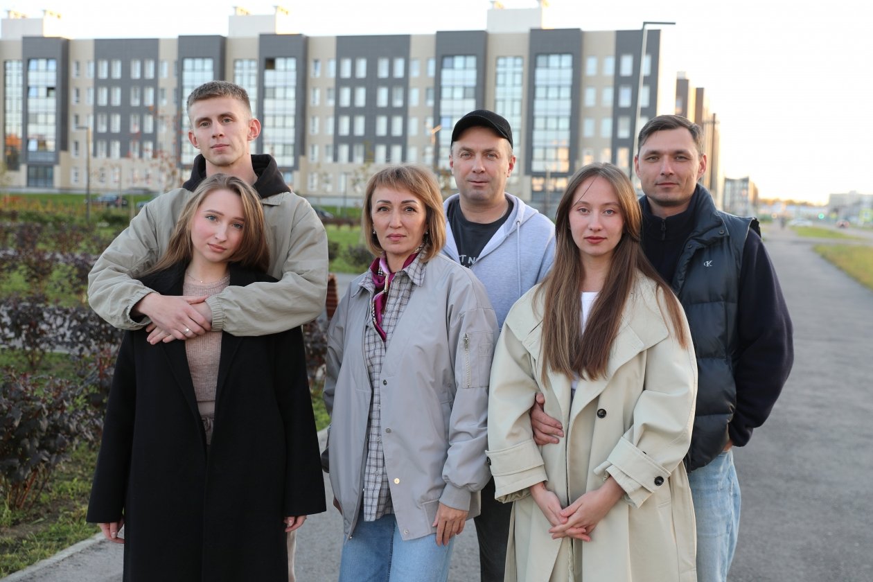 Супруги Зубаковы с сыновьями и невестками