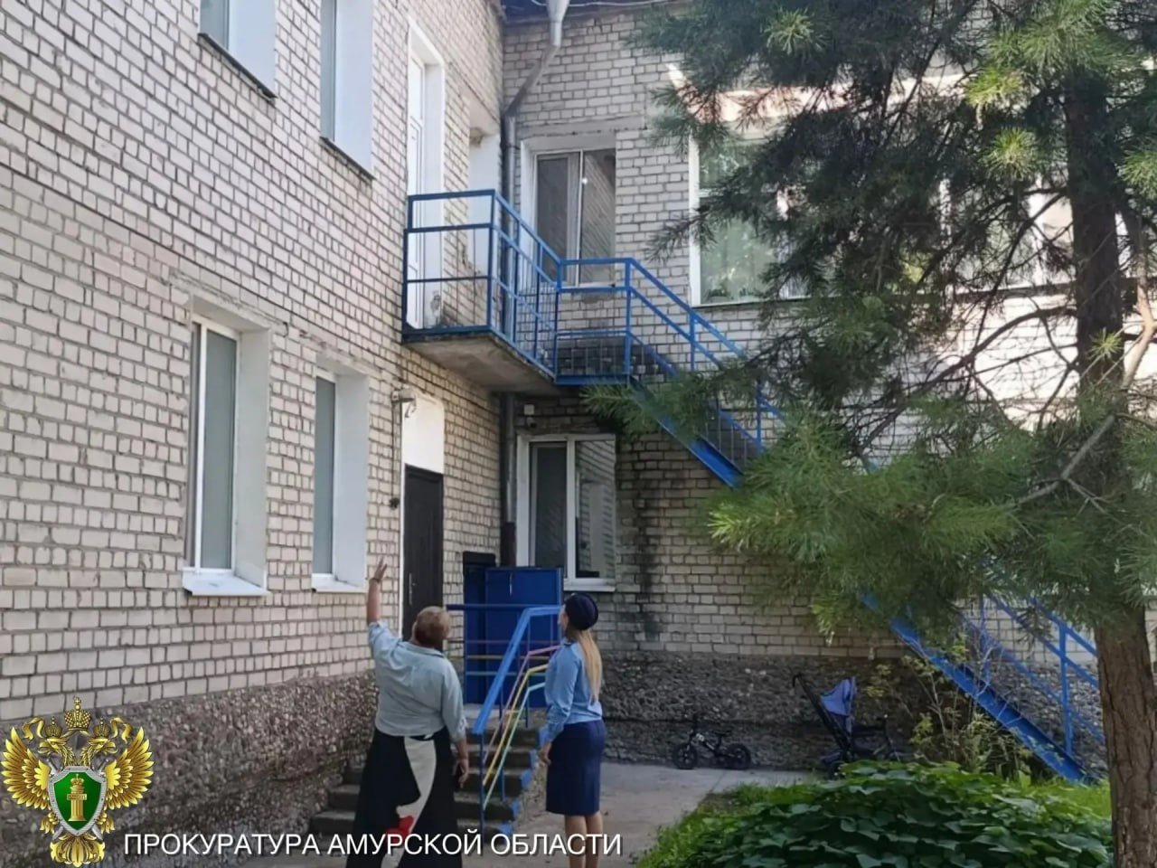 Ребенок 2019 года рождения выпал из окна на втором этаже прокуратура Амурской области