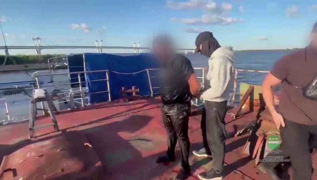 В Благовещенске задержали нелегалов, пытавшихся удрать вплавь по Зее УМВД России по Амурской области