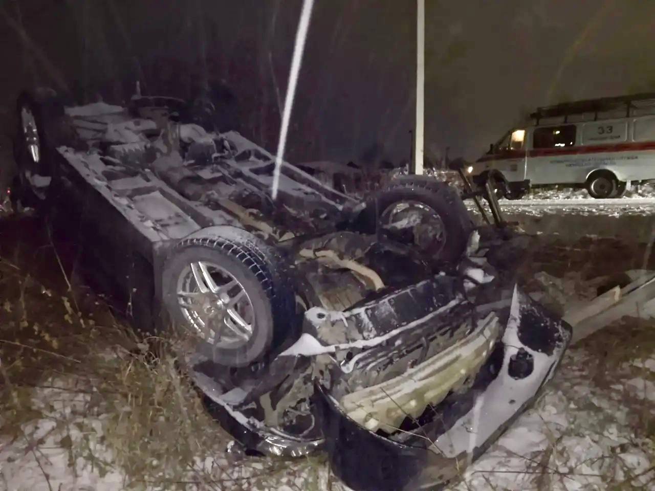 Водитель Toyota Kluger погиб после опрокидывания машины телеграм-канал &quotАндрей Горюнов&quot (18+)