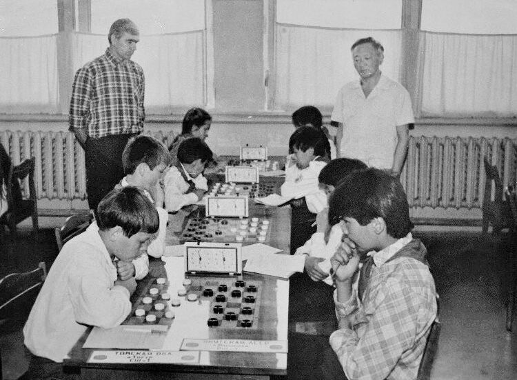 Игры в шашки на первенстве России в г. Благовещенске, 1988 год