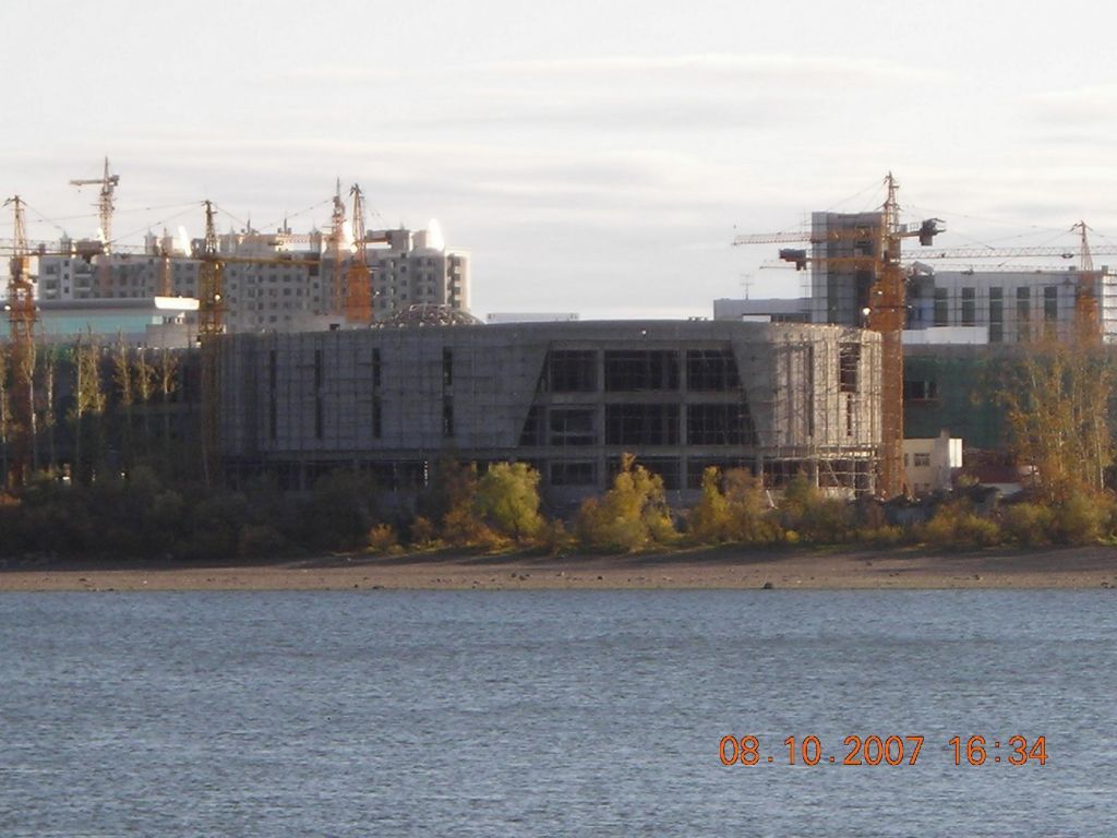 Строится торговый центр в Благовещенске,  2007 год