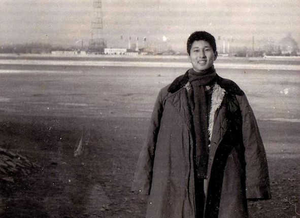Гражданин КНР на берегу р. Амур напротив г. Благовещенска, г. Хэйхэ, 1970 год