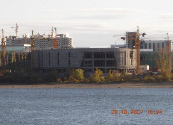 Строится торговый центр в Благовещенске,  2007 год